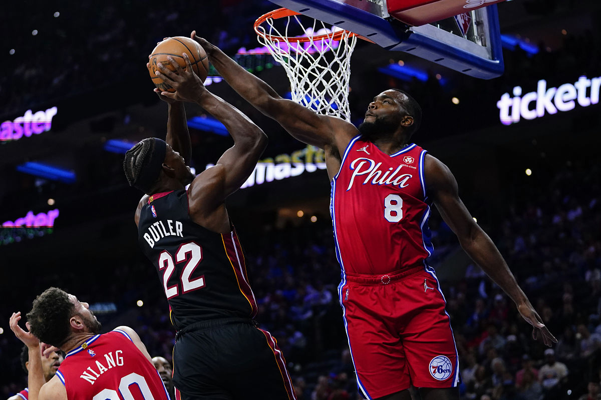 包含赛地聚焦——NBA季后赛国际比赛日热度飙升,皇家社会回应争议,目标明确,纪律约束更严格的词条 包含赛地聚焦——NBA季后赛国际比赛日热度飙升,皇家社会回应争议,目标明确,纪律约束更严格的词条