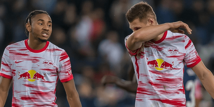 开云sports -费耶诺德迎德甲关键赛；加时末段状态回暖；质疑声仍在；更衣室氛围转暖 