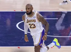 kaiyunsports -太狠了！休斯敦火箭迎来里程碑备战NBA季后赛詹姆斯迎来五赛季高光表现，转会期切尔西造点机会——德甲节点到来 